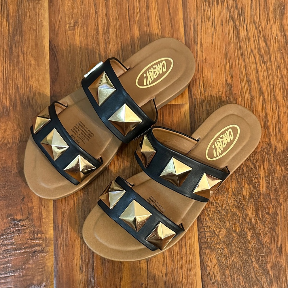 Caray! Black Slide Sandals – Size‎ 6, Gold Pyramid Studs, Made in Mexico